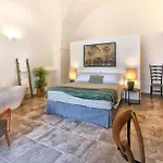 Bed & Breakfast Masseria Kalandini 4*