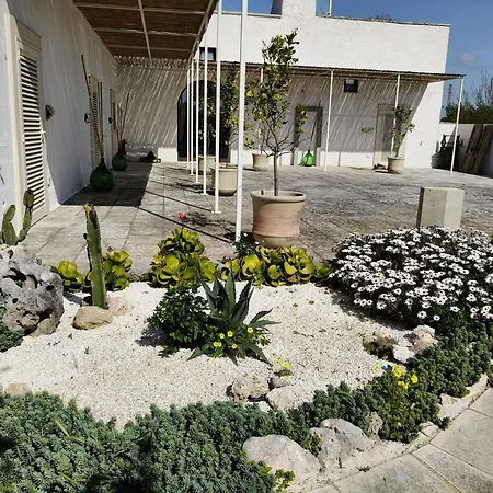Masseria Kalandini Bed & Breakfast 4*