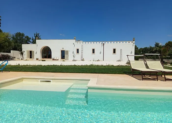 Bed & Breakfast Masseria Kalandini 4*